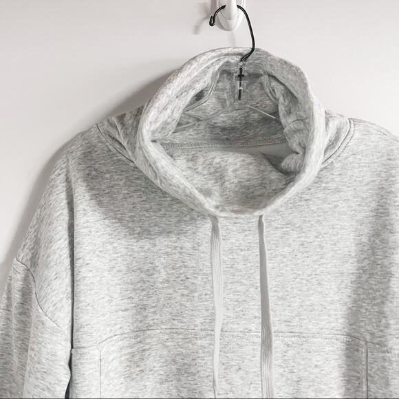 UGG Astrid Poncho Fleece Sweater Funnel Neck in Soft Grey Size XS/S NWT - Picture 8 of 12